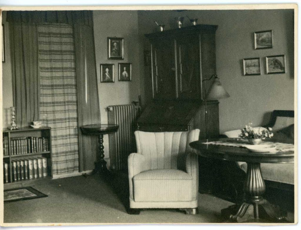 Dagligstuen på Skovsgård i 1941.