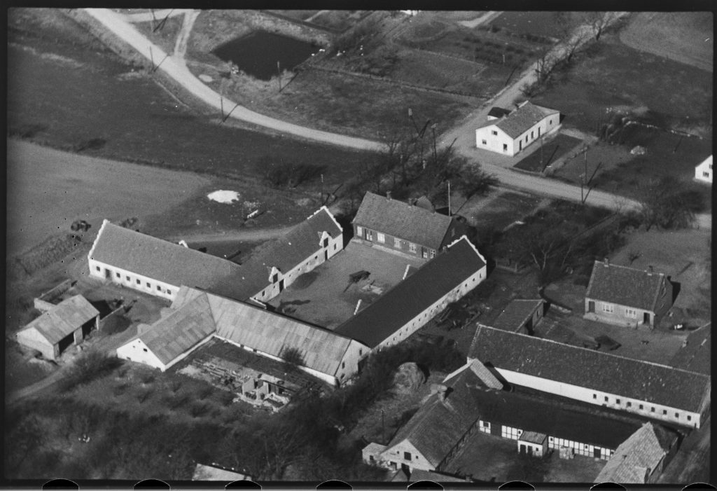 Gettrupgård, registreret som Gettrupvej 26, i 1949.
